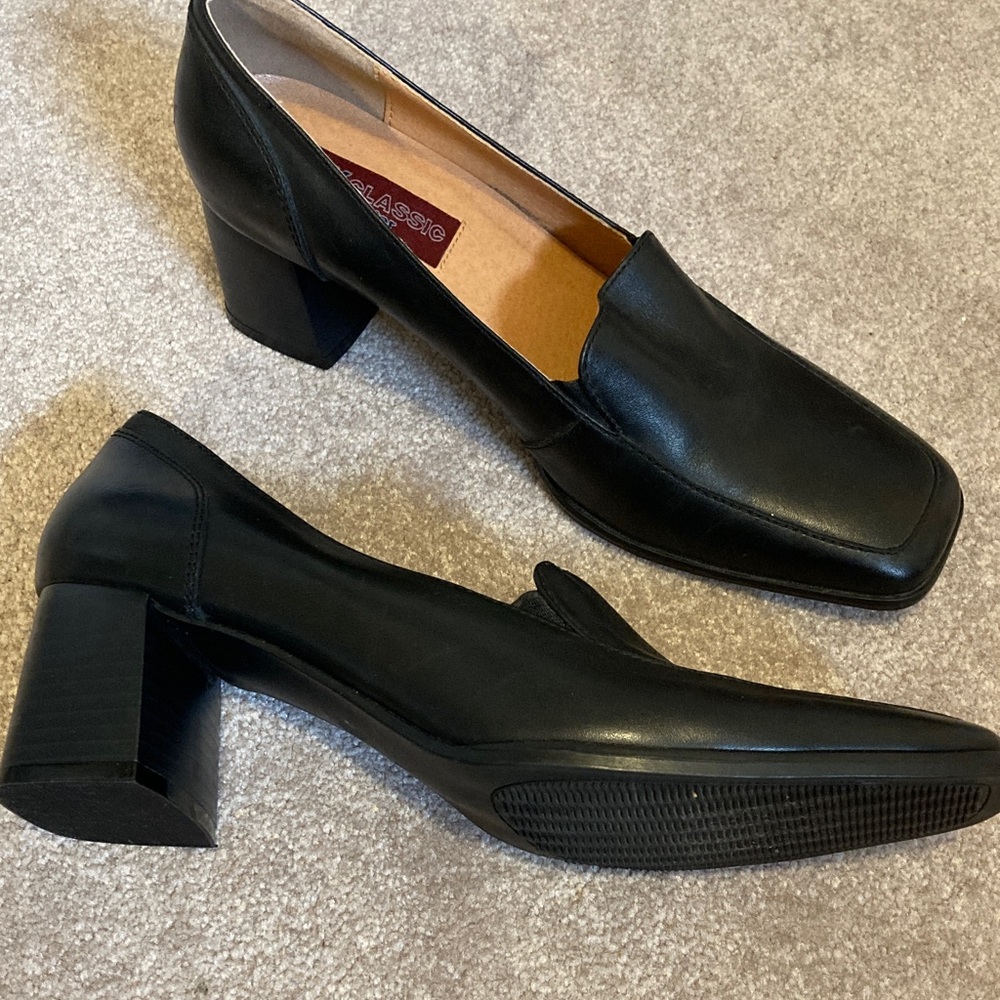 Dexter Black Square-Toe Block Heel Pumps